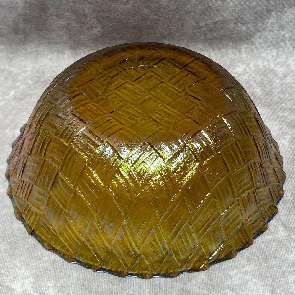 Indiana Glass Weavetex Iridescent Gold Fruit/Salad Bowl 9" Vintage - Picture 4 of 7